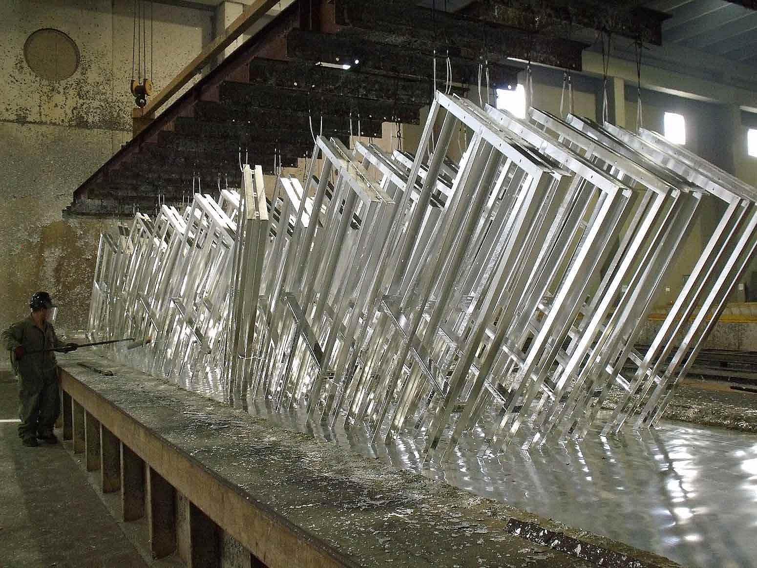 Steel withdrawn from kettle 1550w