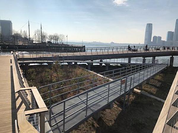 Hudson Park Pier10 04