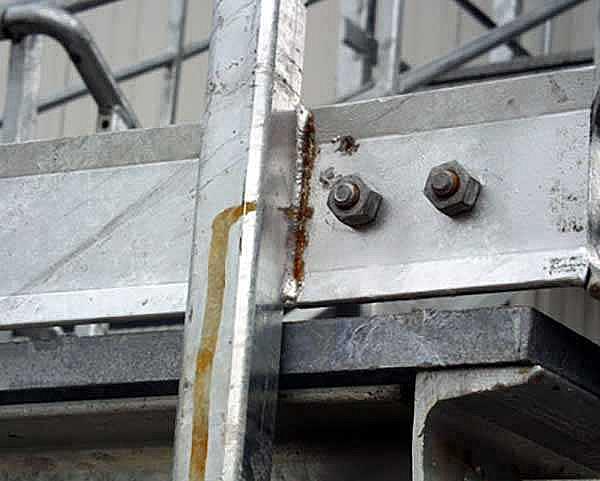 Rust stain weeping weld